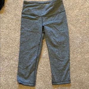 Victoria’s Secret Knockout crop leggings